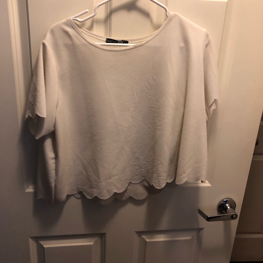 Scallop cut white crop top